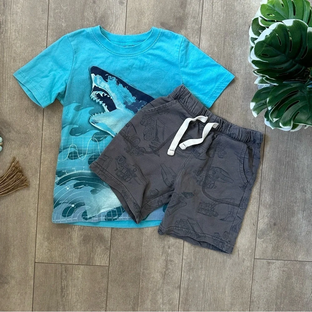 Carter’s 4T Toddler Boy Blue Shark T-Shirt & Gray Construction Sweat Shorts Set